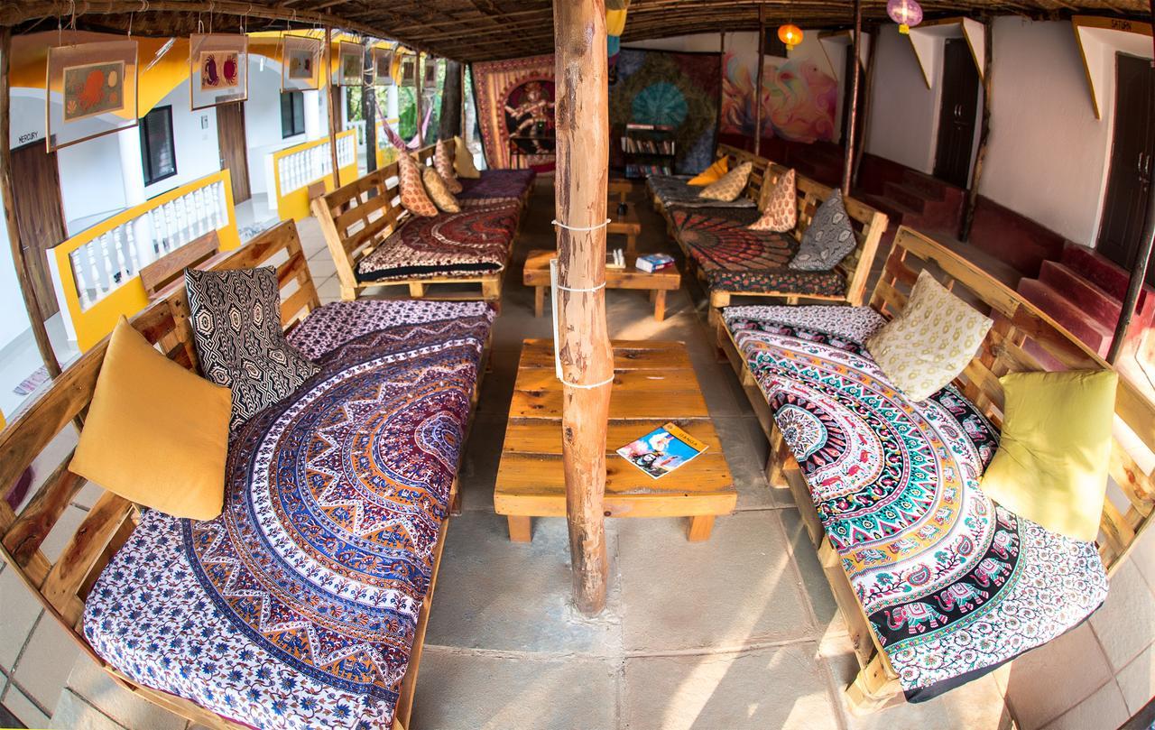 Dreams Hostel Вагатор Экстерьер фото