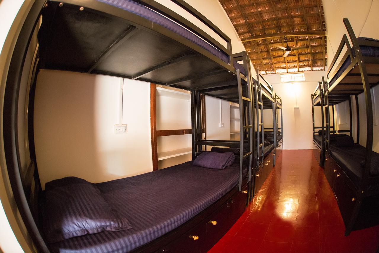 Dreams Hostel Вагатор Экстерьер фото